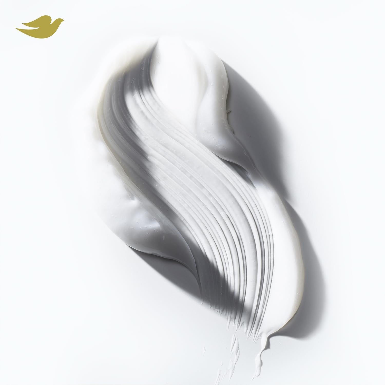 Dove Formule sans parabènes pour une routine capillaire douce.