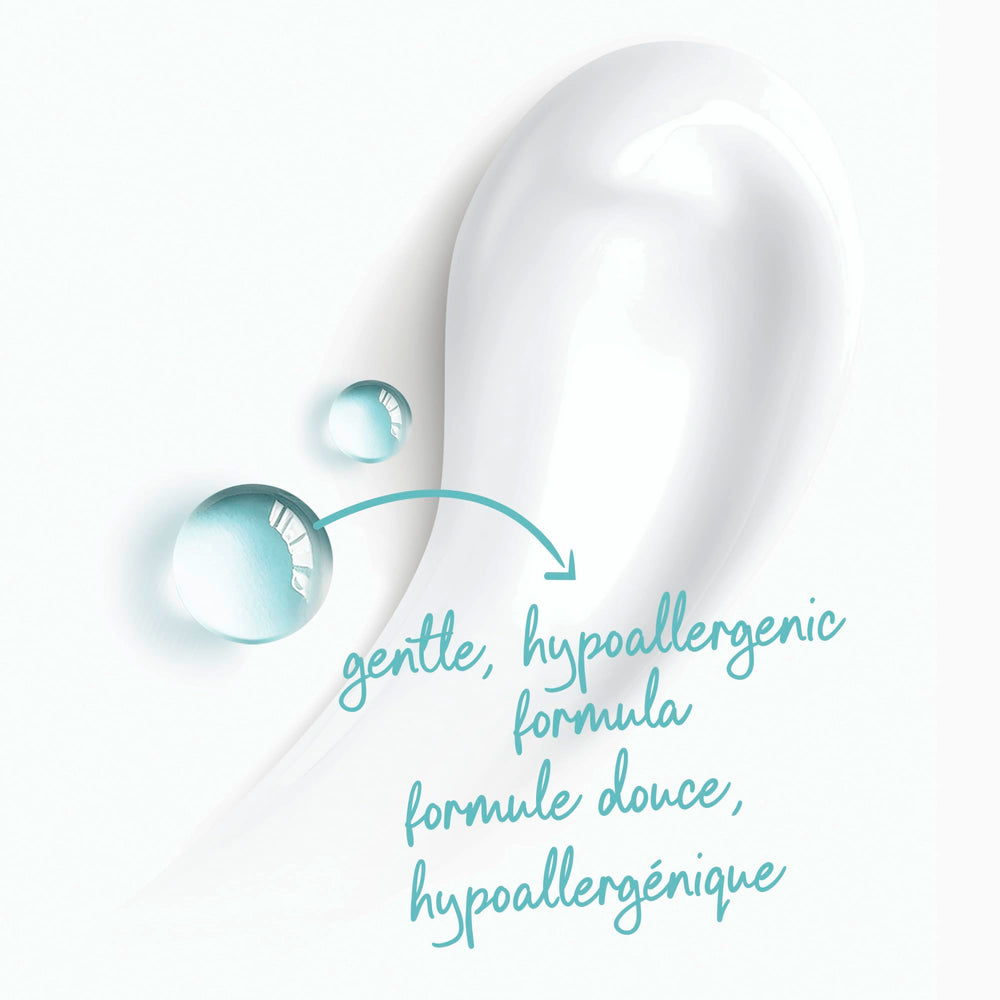 Texture mousse riche Dove gel-douche, douceur adaptée à la peau sensible.