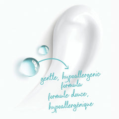 Texture mousse riche Dove gel-douche, douceur adaptée à la peau sensible.