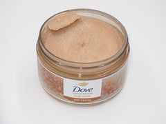 Gommage Dove Chocolat Chaud - gros grains pour exfolier délicatement.