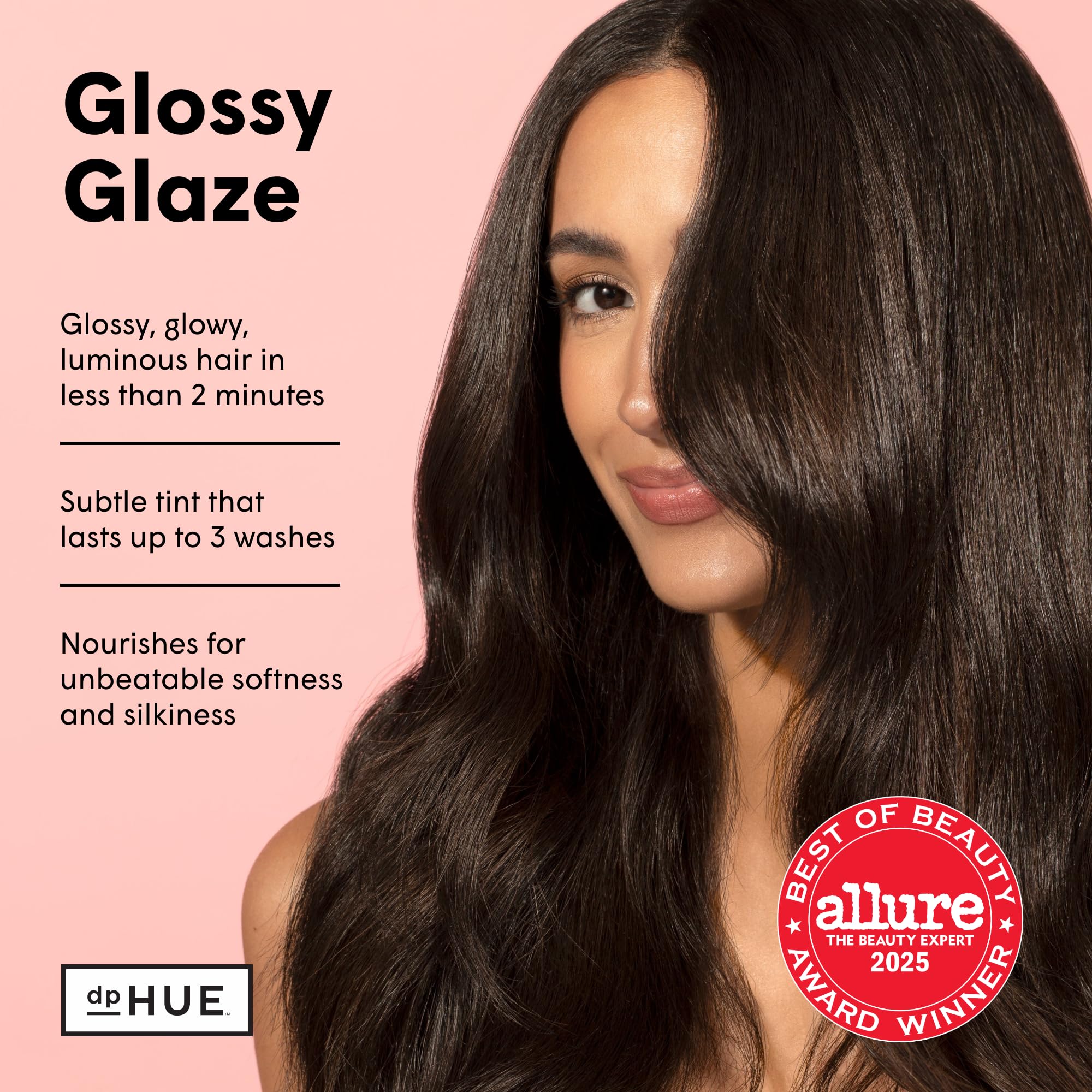 Application du gloss sur milieu et longueurs, couverture homogène et soin rapide.