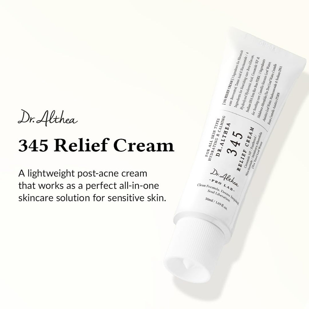 Texture crème veloutée Dr.Althea pour hydratation durable du visage.