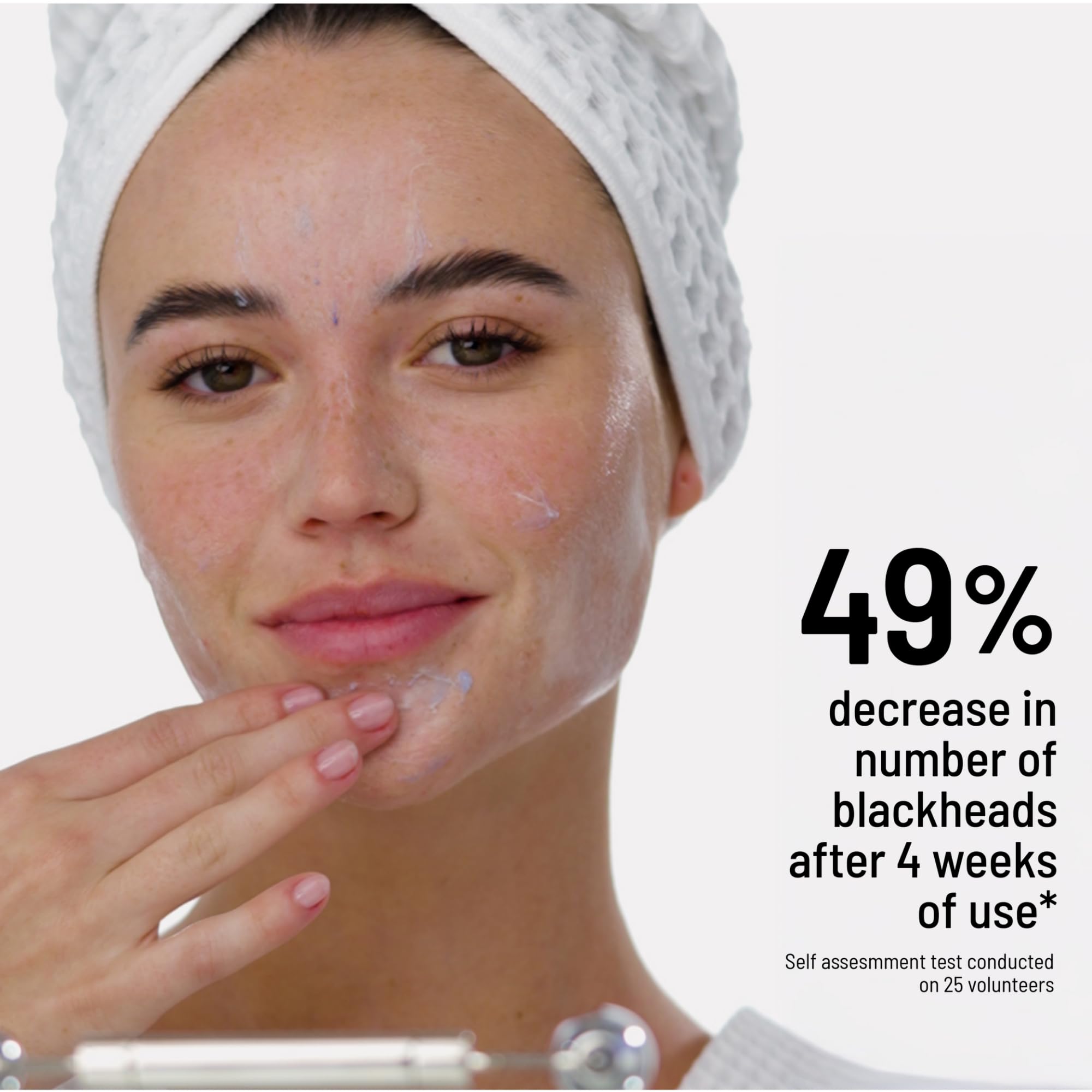 Dr. Brandt Pores No More – application du masque sur les zones sujettes aux pores.