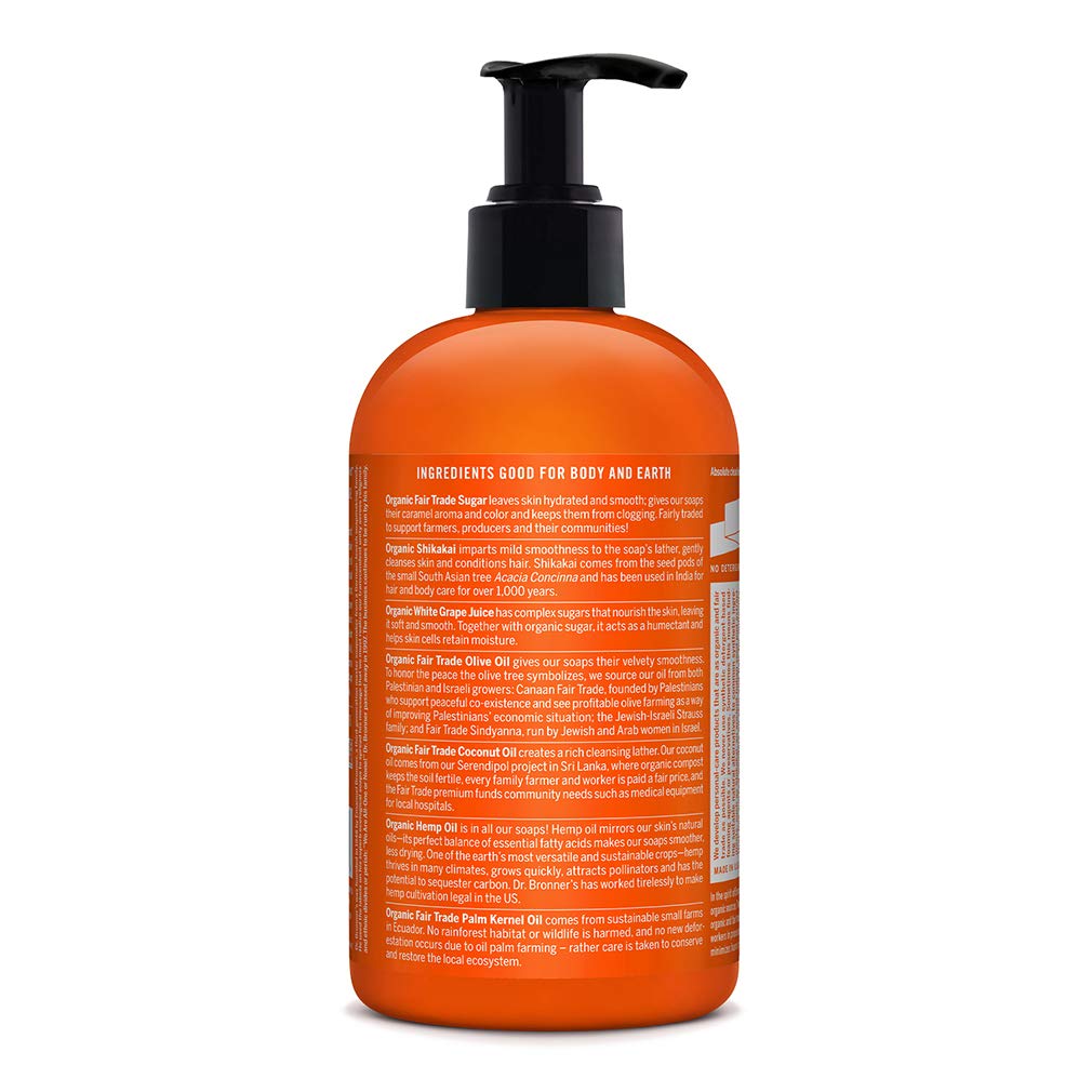 Bouteille Dr. Bronner's en plastique recyclé post-consommation illustrant l’éco-emballage.