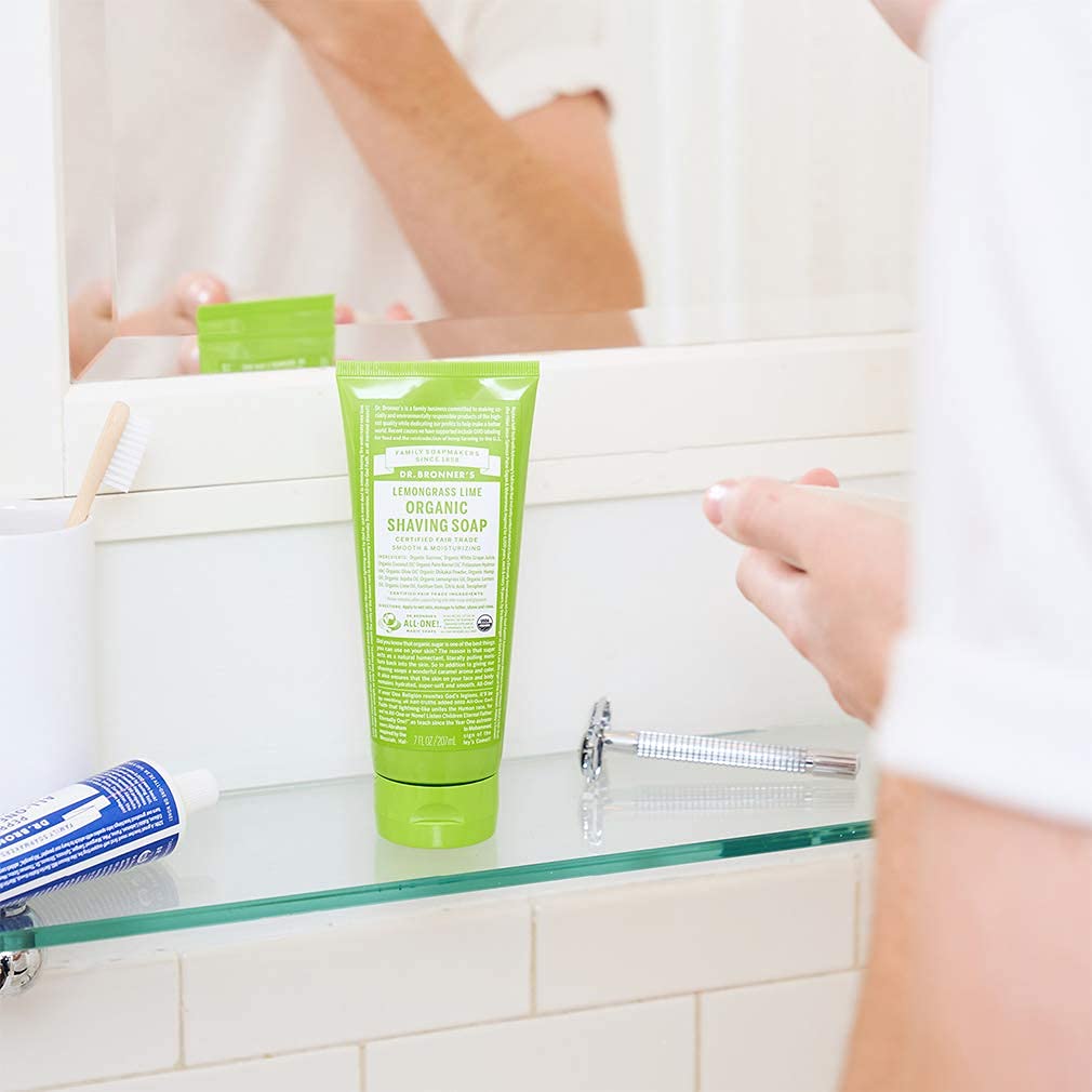 Étiquette Dr. Bronner's biologique certifiée, sans cruauté ni ingrédients synthétiques.
