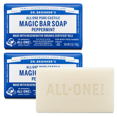 Dr. Bronner’s savon-barre menthe: mousse riche pour peau et fraîcheur.