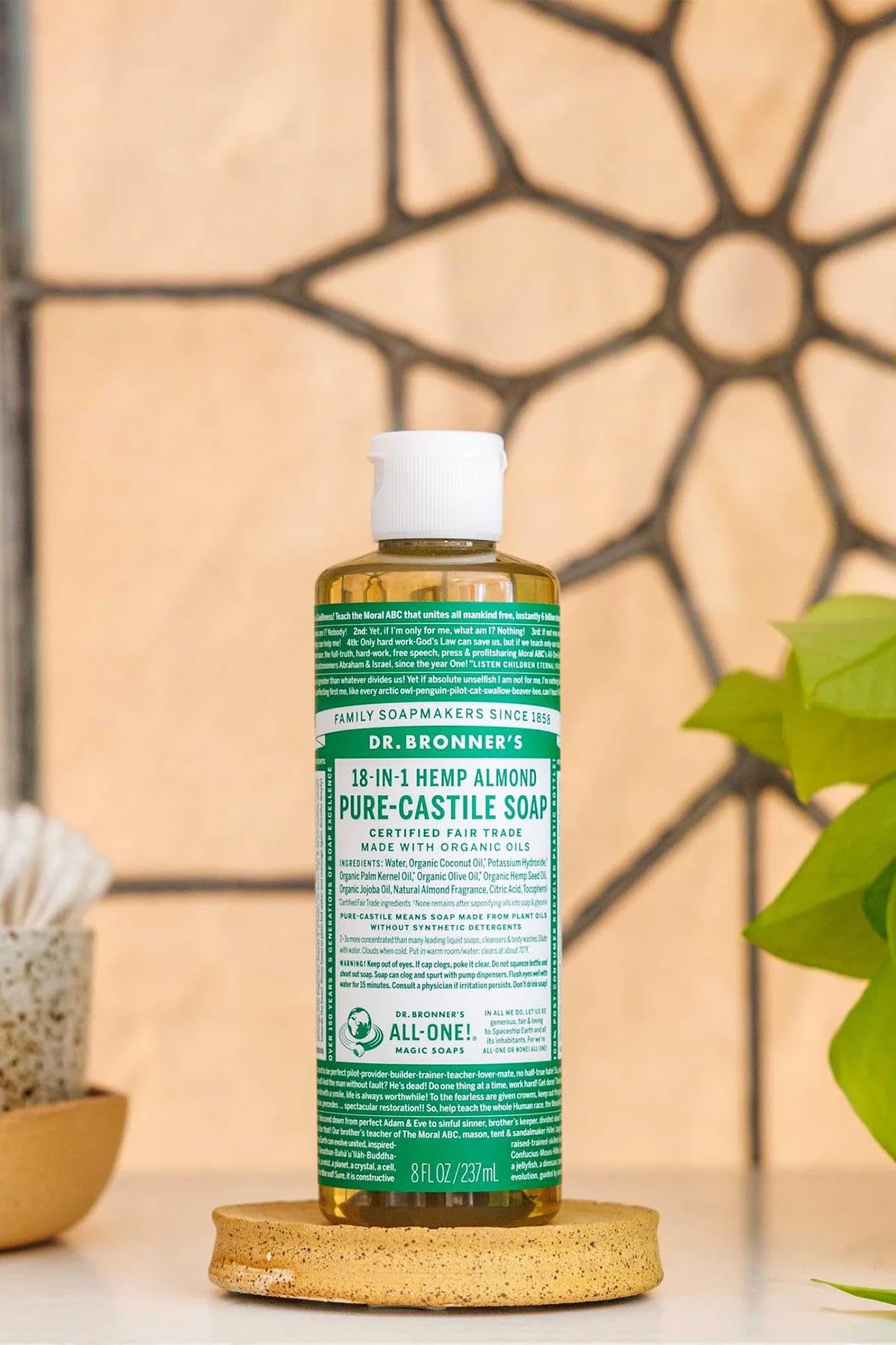 Dr. Bronner's Savon Castile Amande – mousse riche idéale pour corps et mains.
