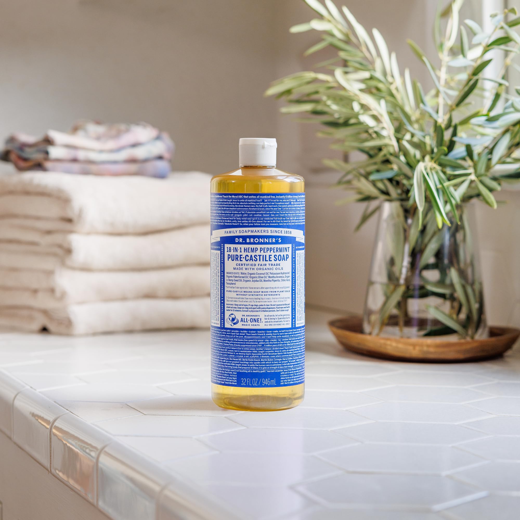 Dr. Bronner's Pure-Castile Menthe, usages multiples pour visage, corps, cheveux et lessive.