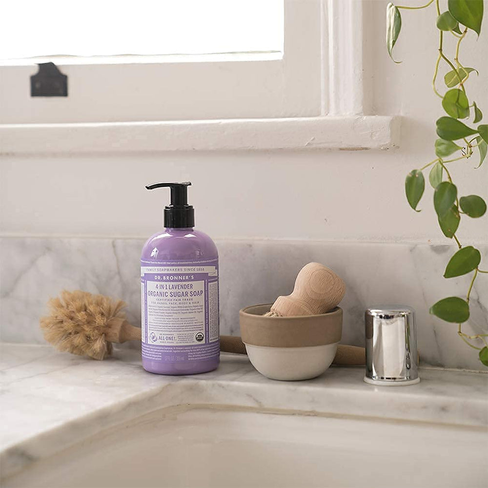 Dr. Bronner's savon citronnelle – parfum vivifiant et sensation de propreté.
