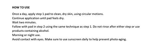 Application quotidienne des lingettes Dr. Dennis Gross pour une peau lumineuse et rafraîchie.