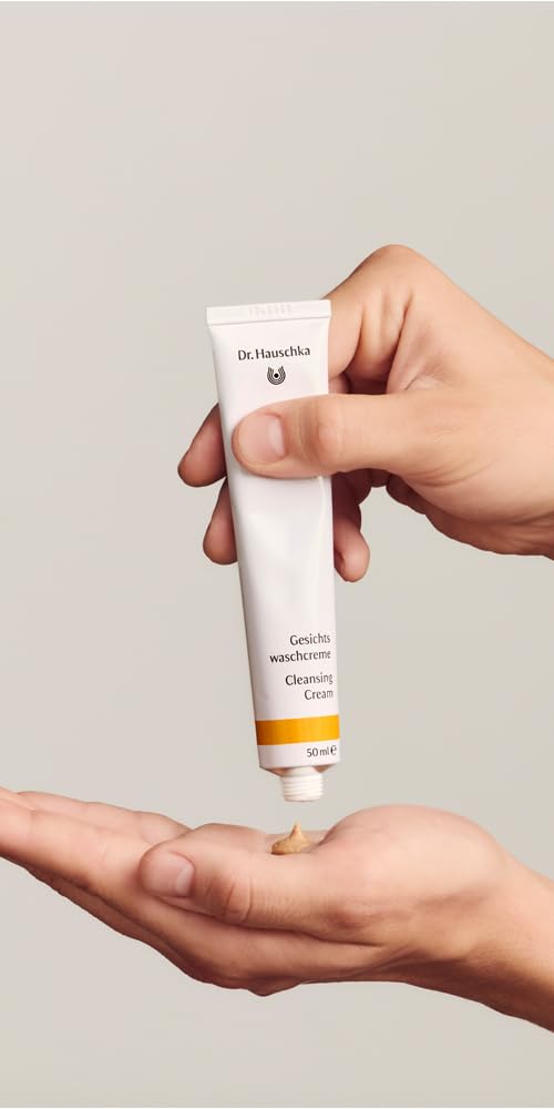 Dr. Hauschka Crème Nettoyante emballage : facilité d’utilisation quotidienne.