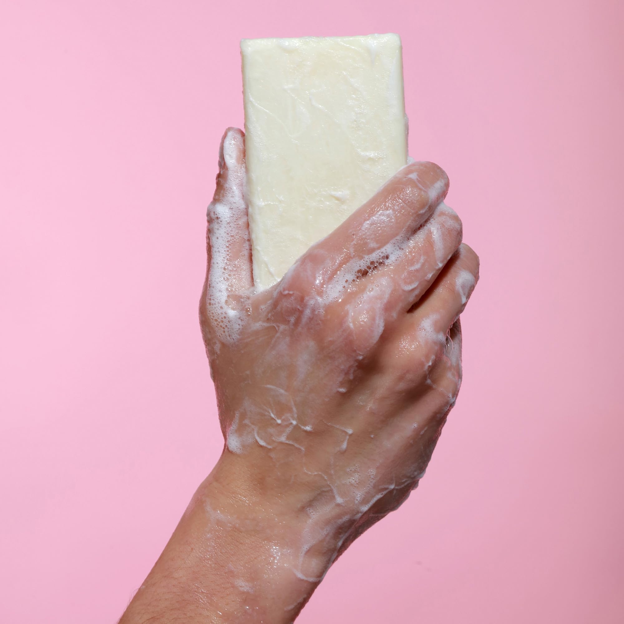 Sans colorants artificiels, savon Castille Dr. Natural lavande.