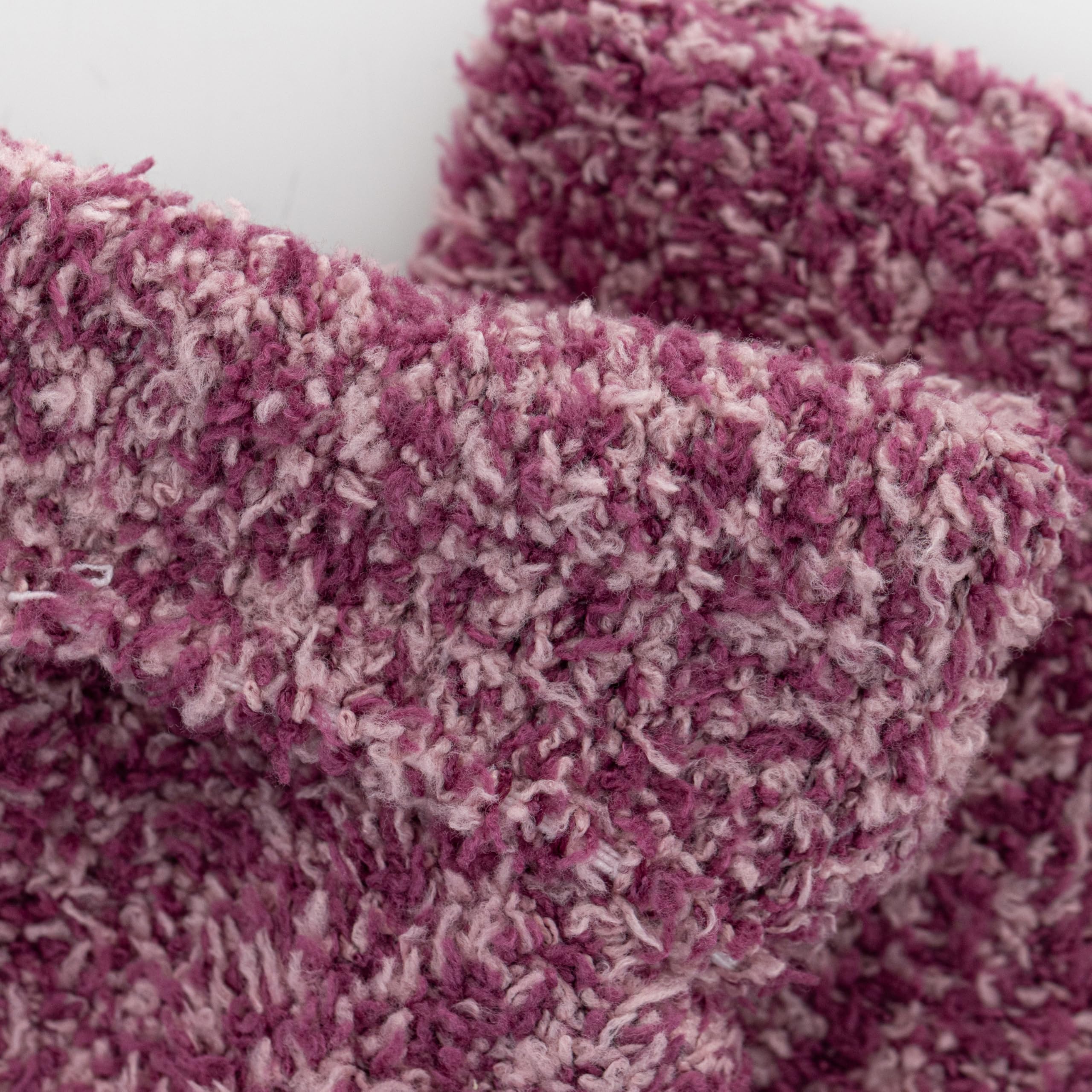 Dr. Scholl's chaussettes femme bas court lavande sur pied.