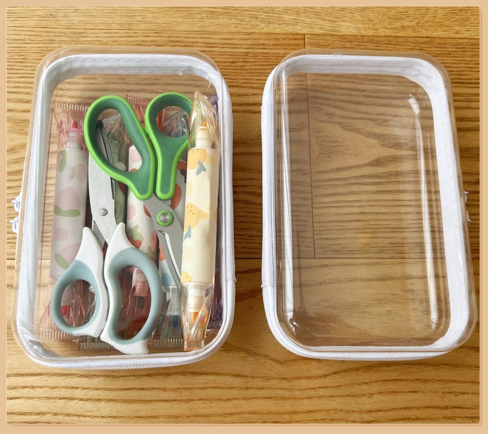 Dressica mini-coffre transparent pour jouets ou cordons, rangement sans effort.