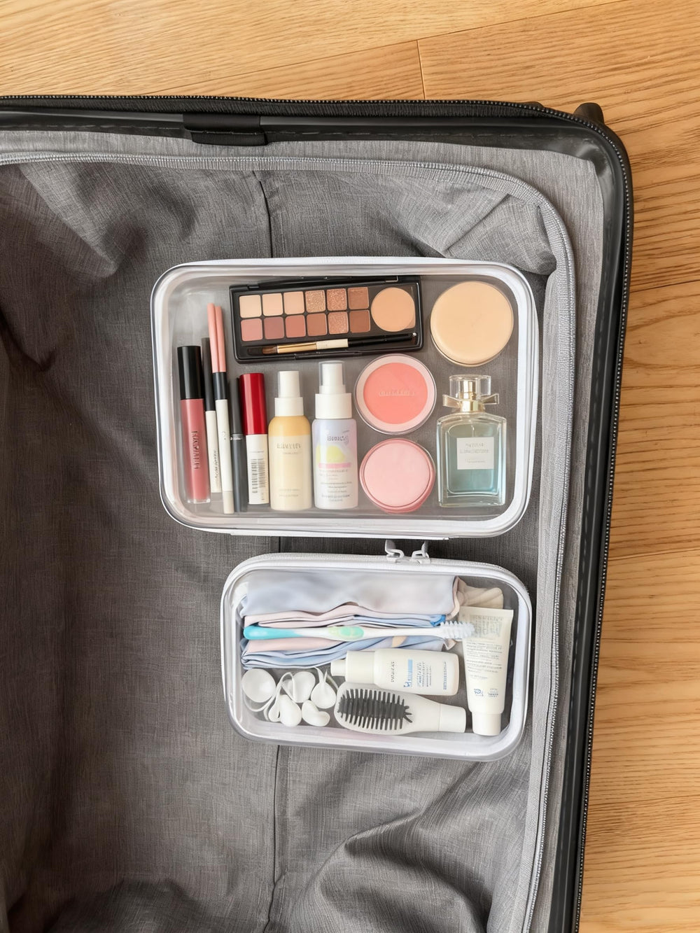 Etui Dressica transparent usage quotidien et voyages faciles.