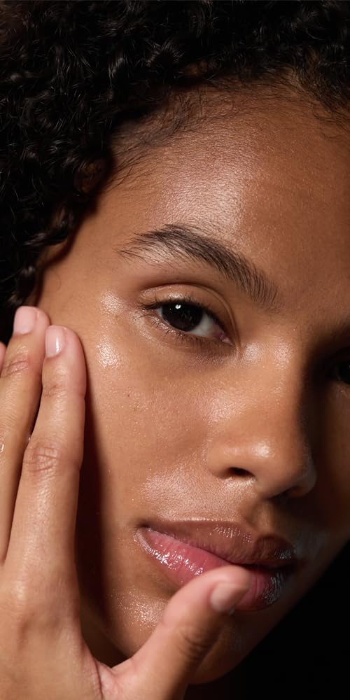 Sérum nocturne Dr. Hauschka adapté à tous les types de peau.