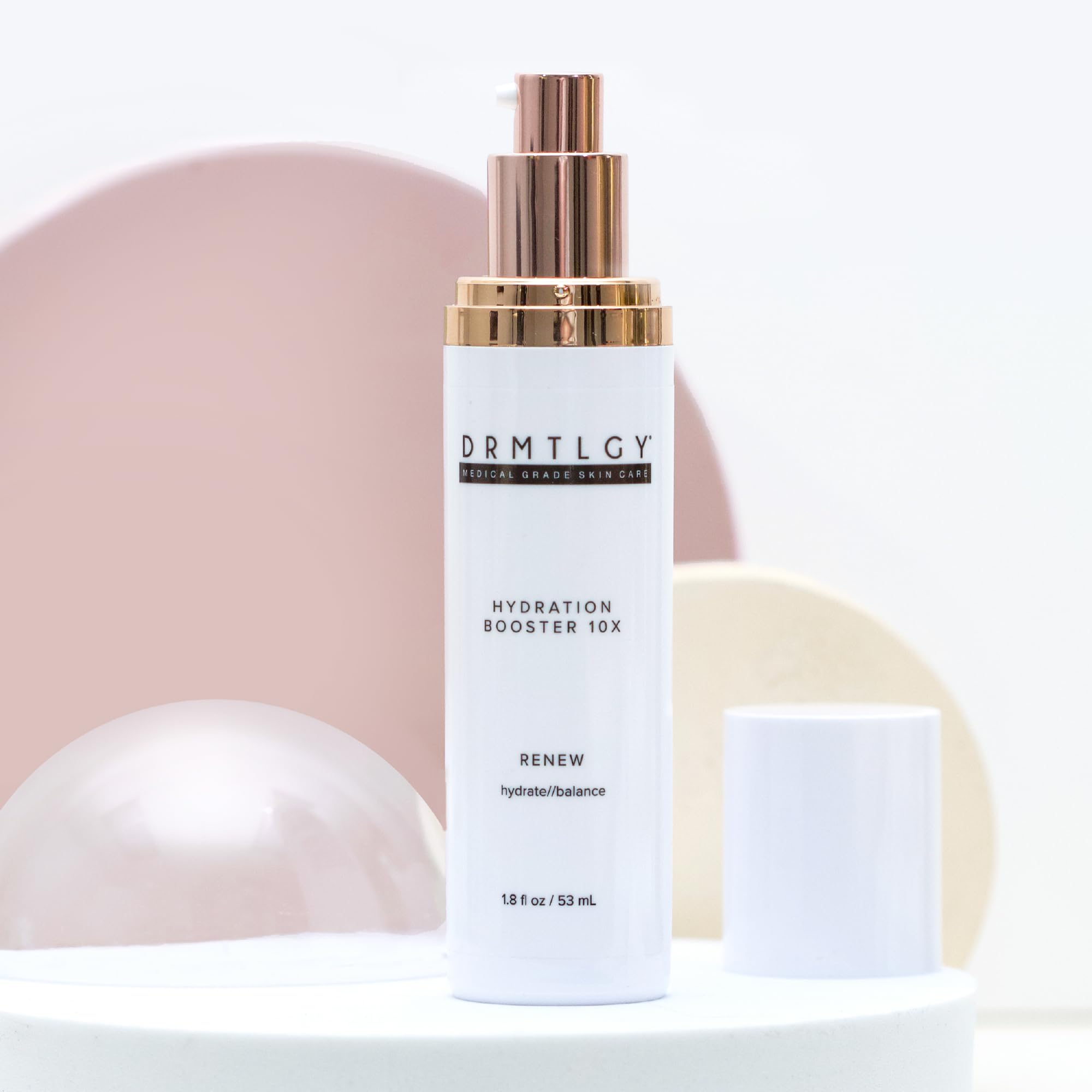Aloé vera dans DRMTLGY Hydration Booster apaise et rafraîchit la peau.