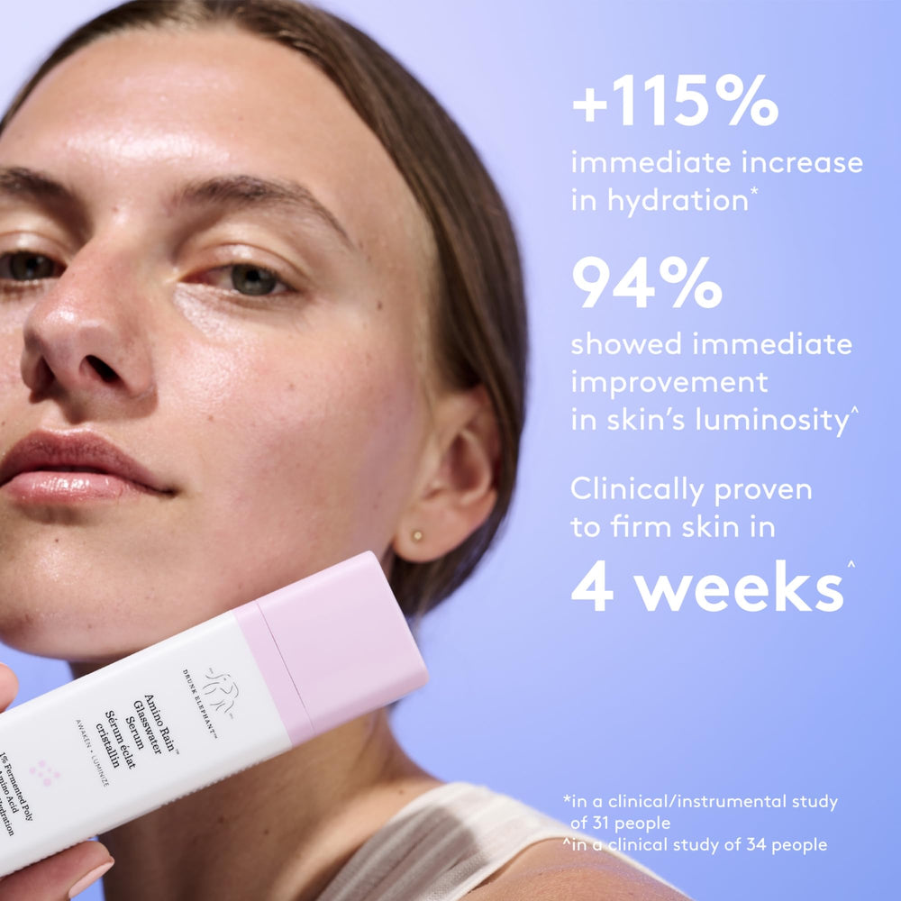 Base de maquillage prête grâce au sérum Amino Rain Glasswater pour fini homogène.