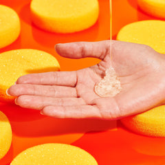 Texture gelée du Cleanser se transforme en mousse légère pour un nettoyage efficace.