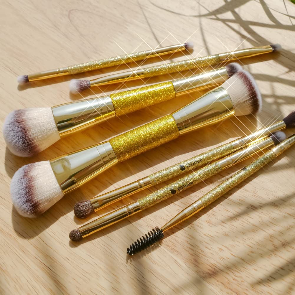 Outil polyvalent DUcare pour blush, fond de teint et correcteur.