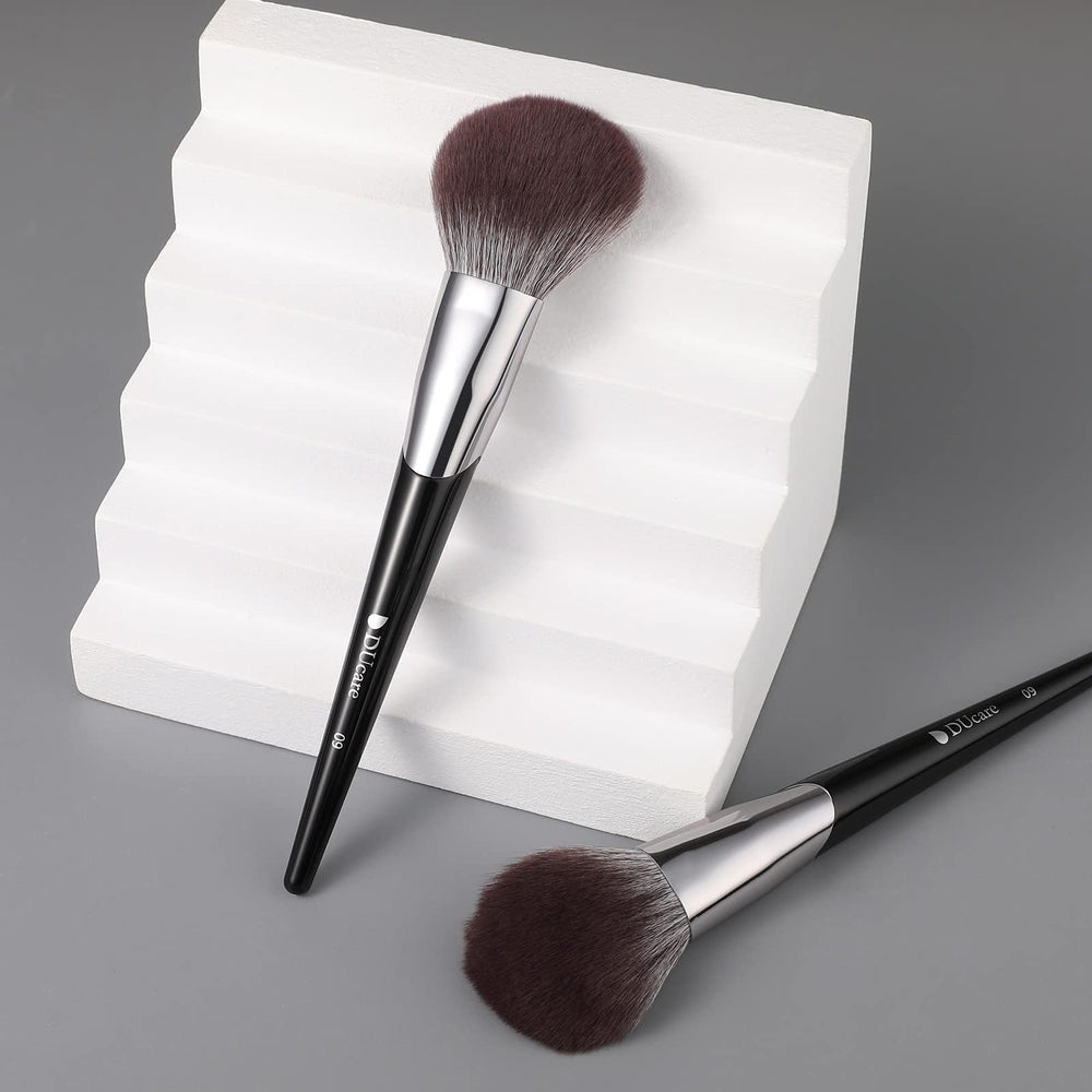 DUcare design maquillage pro pour routine rapide et efficace.