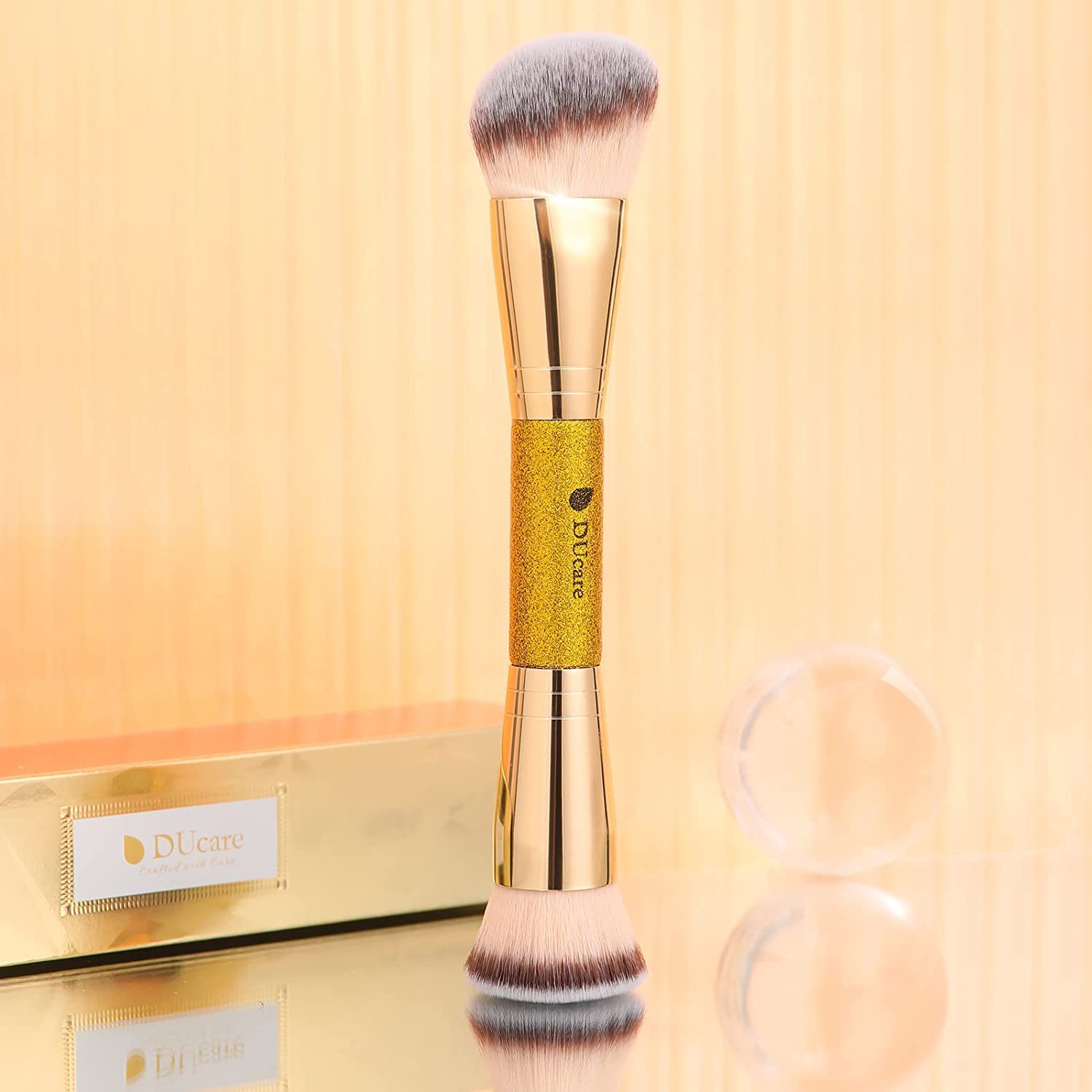 Matériaux écologiques DUcare pour maquillage durable et responsable.