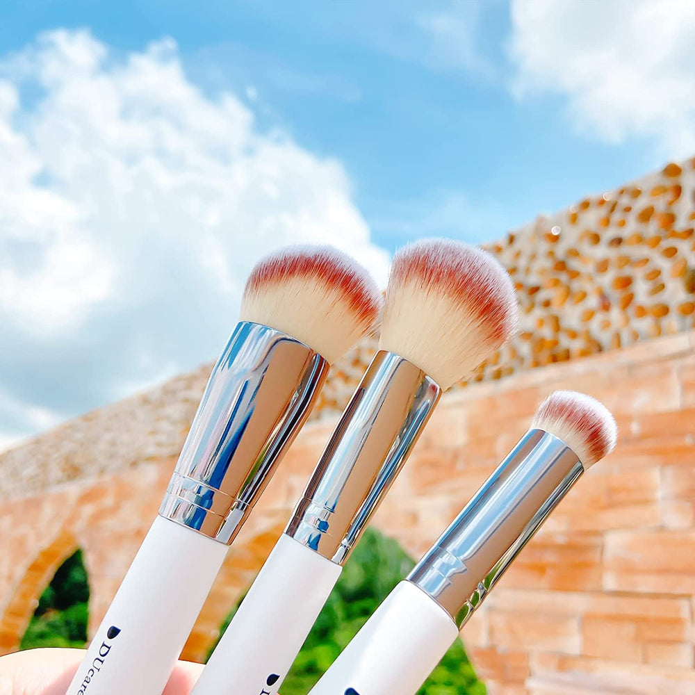 DUcare usage quotidien kabuki, idéal pour routine maquillage journalière.