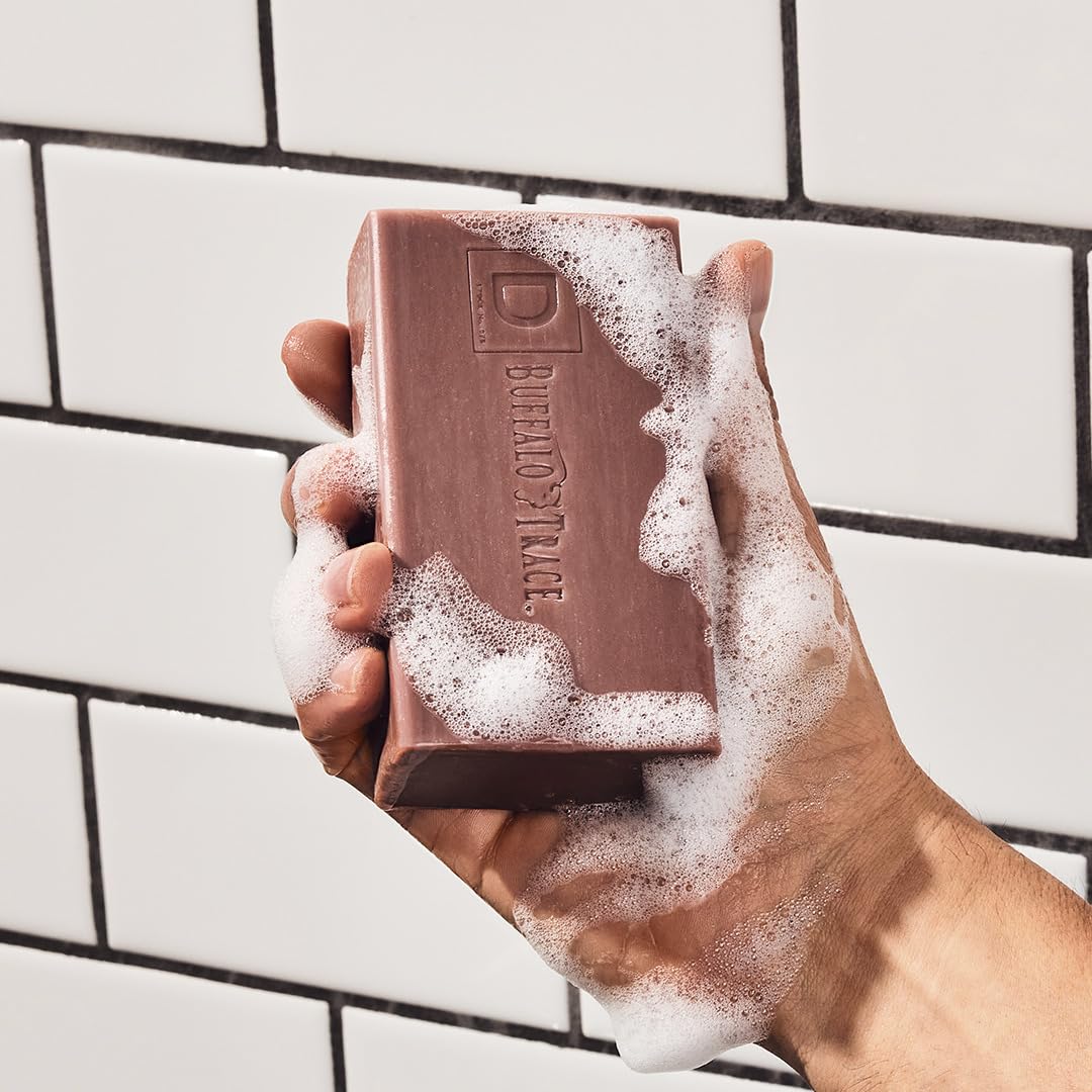 Savon High Country Duke Cannon Big Brick, parfum forestier et bois de bouleau pour une douche durable