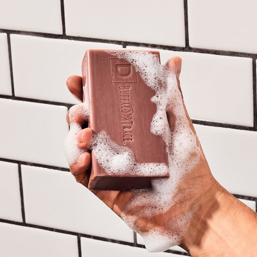 Savon High Country Duke Cannon Big Brick, parfum forestier et bois de bouleau pour une douche durable