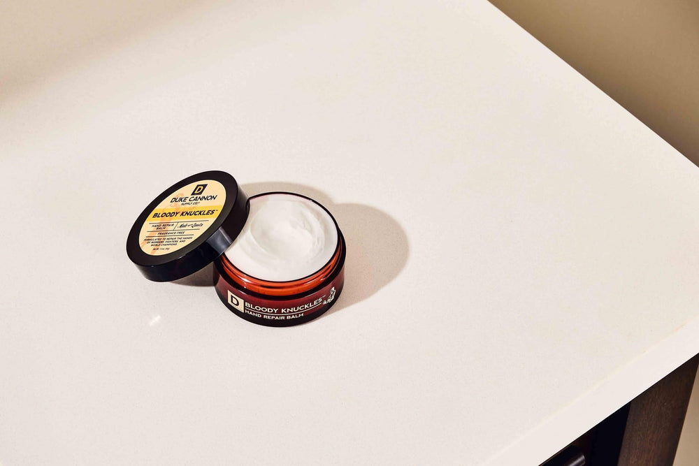 Soin sans parfum par Duke Cannon Bloody Knuckles pour discrétion