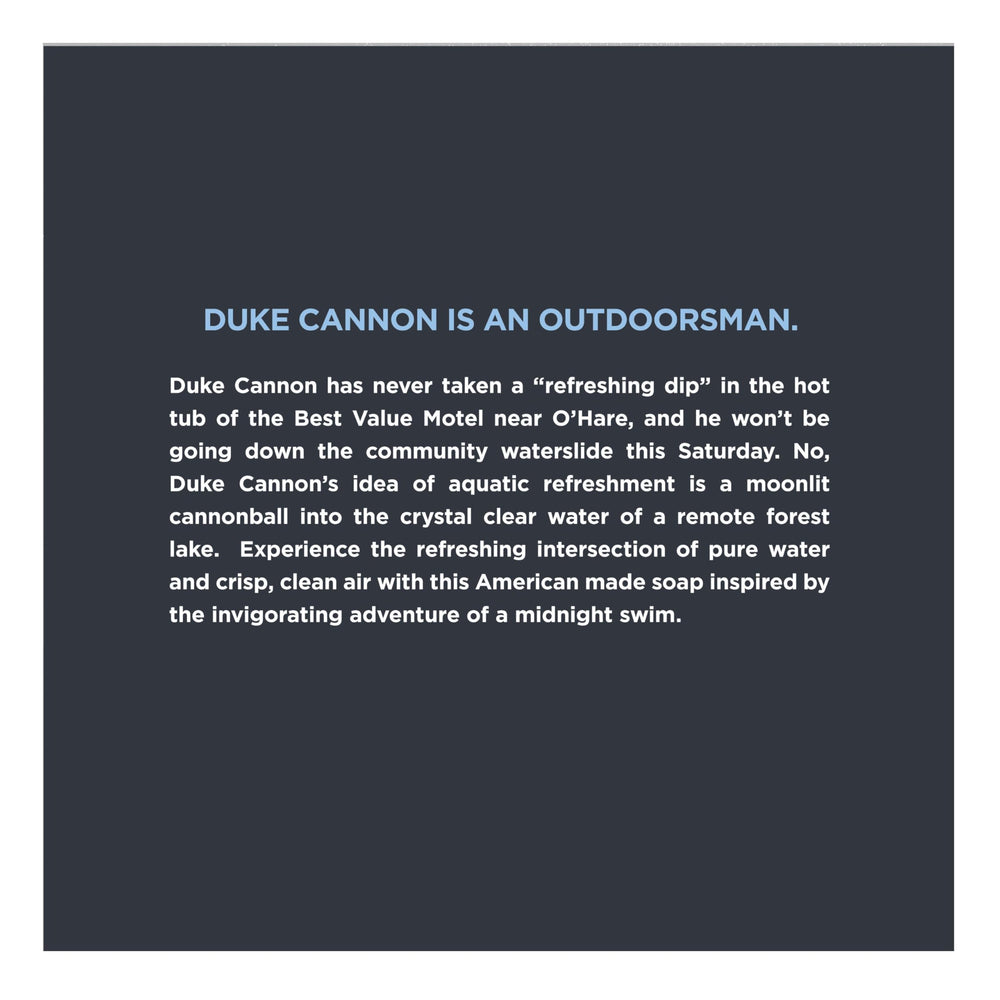 Douche masculine avec Duke Cannon parfum frais pour une impression durable.