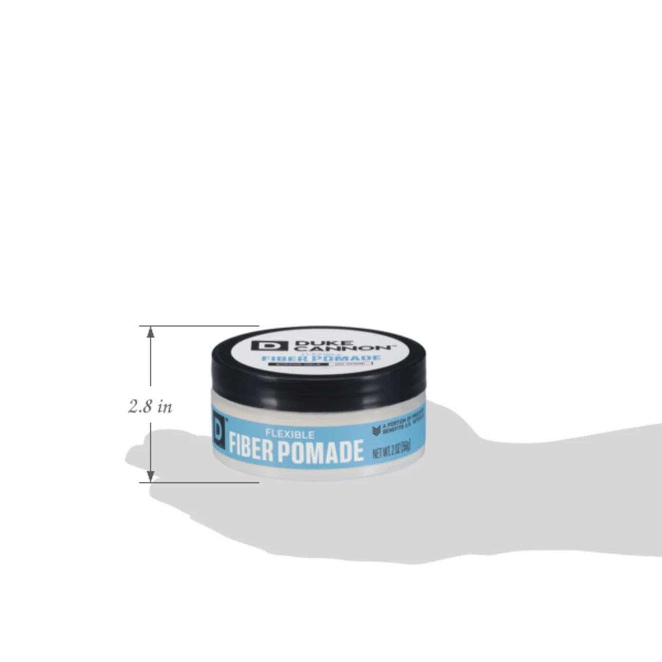 Duke Cannon Fibre Pomade — application facile des mains.