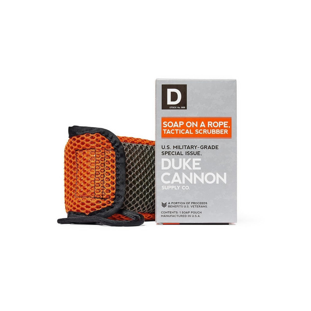 Pochette scrubber Duke Cannon avec maille grossière pour un nettoyage efficace.