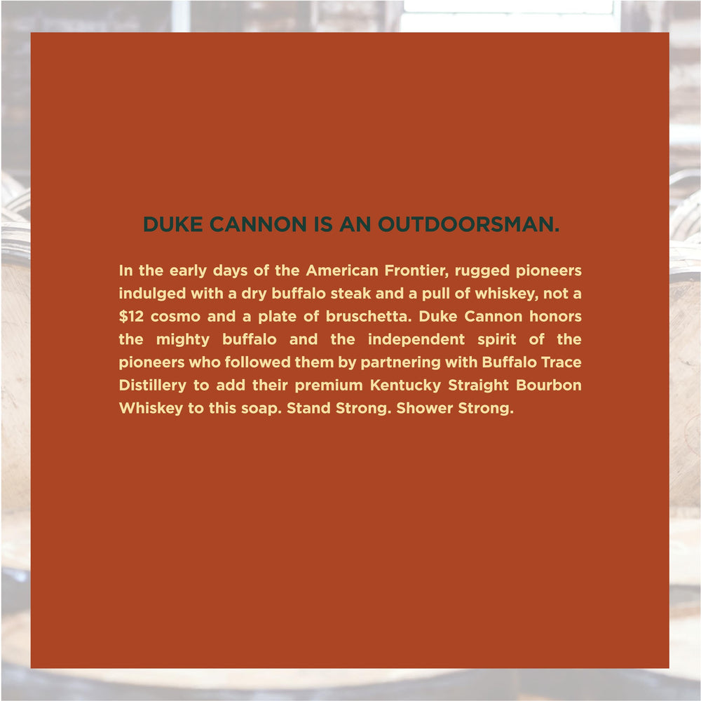Senteur bourbon boisee sur la barre Duke Cannon pour une ambiance masculine.
