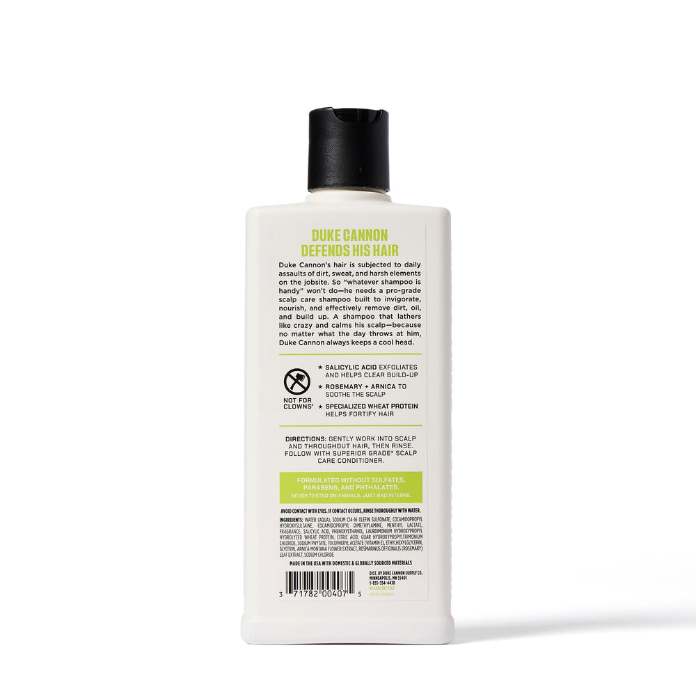 Shampoo Duke Cannon avec romarin et arnica, apaisement possible du cuir chevelu.