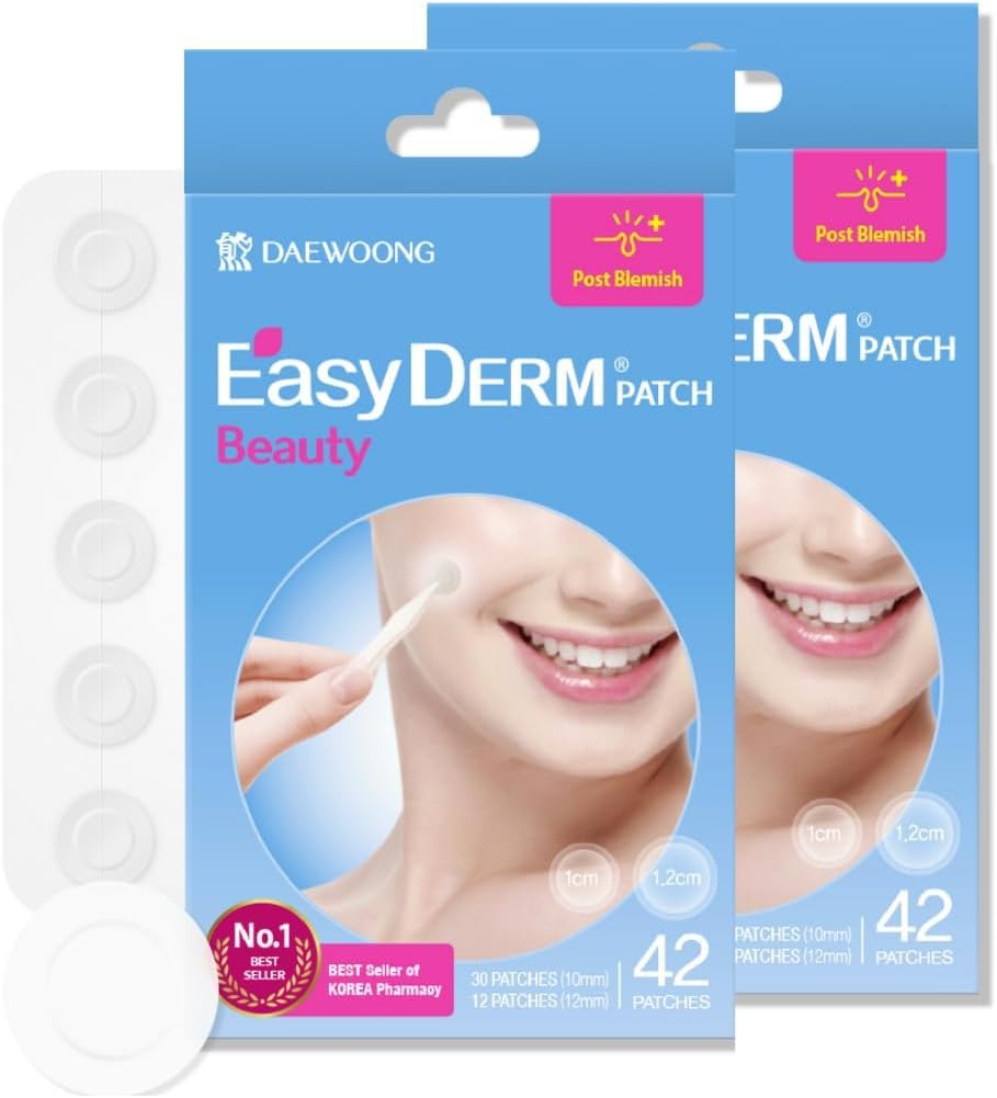 Patch hydrocolloïde DWEasyDerm sur le visage, soin ciblé des boutons.