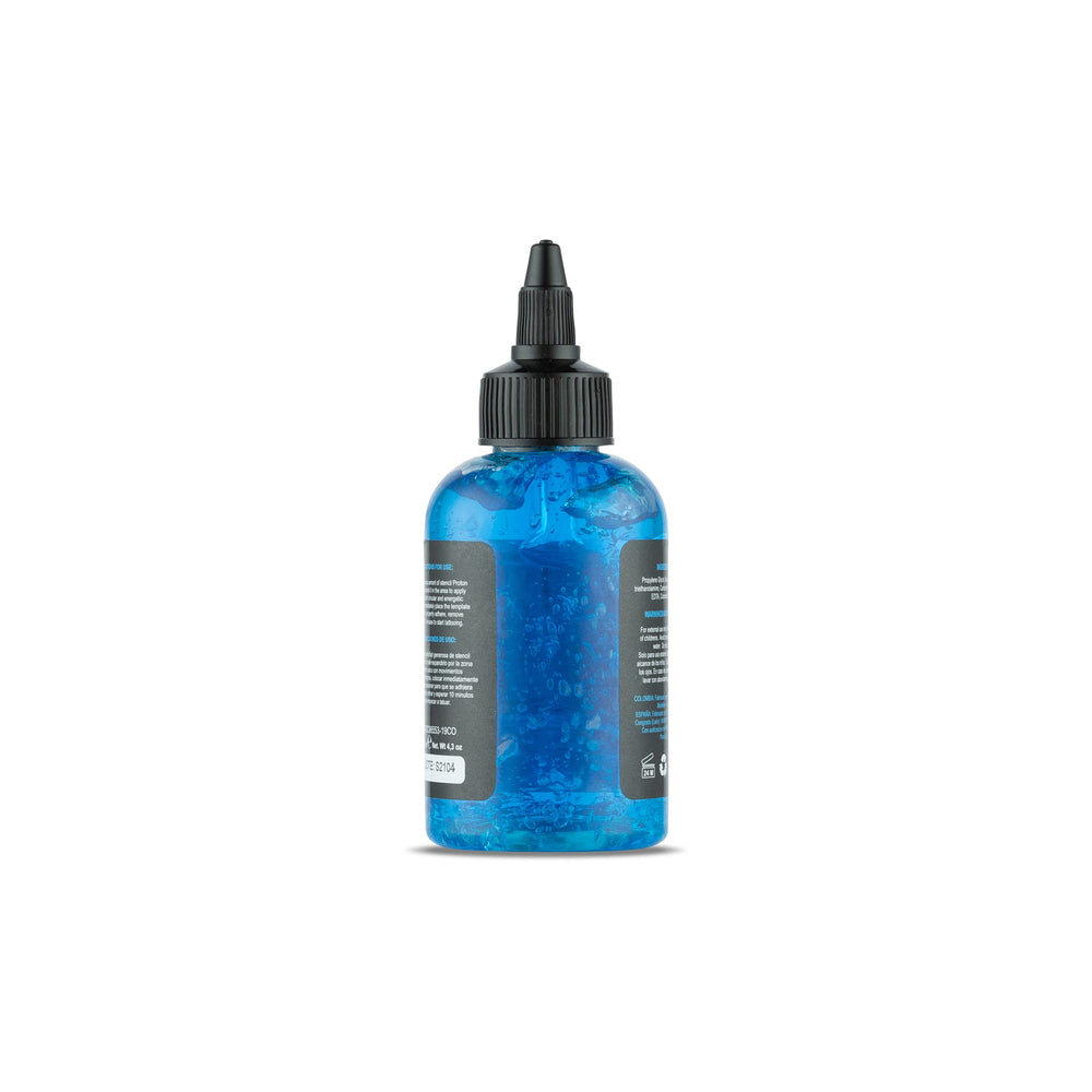 Gel bleu vif améliorant la visibilité du pochoir lors du tatouage.