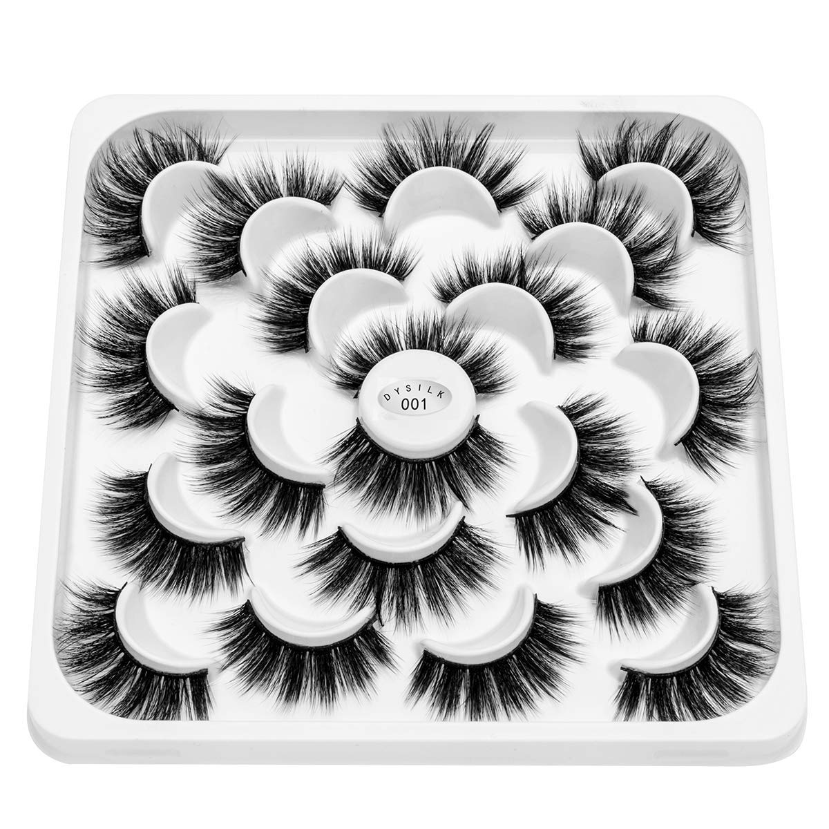 Cils DYSILK effet œil de chat pour un regard plus marqué.