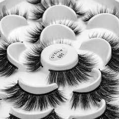 Cils DYSILK volumineux 6D pour un regard plus intense.