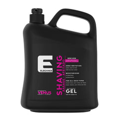 Gel de rasage transparent E Elegance dans sa bouteille, visibilité claire pour un rasage précis.
