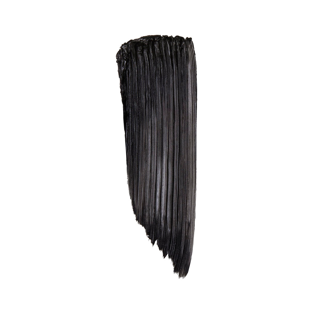 e.l.f. Big Mood Mascara offre une pigmentation riche et durable pour un regard intense.