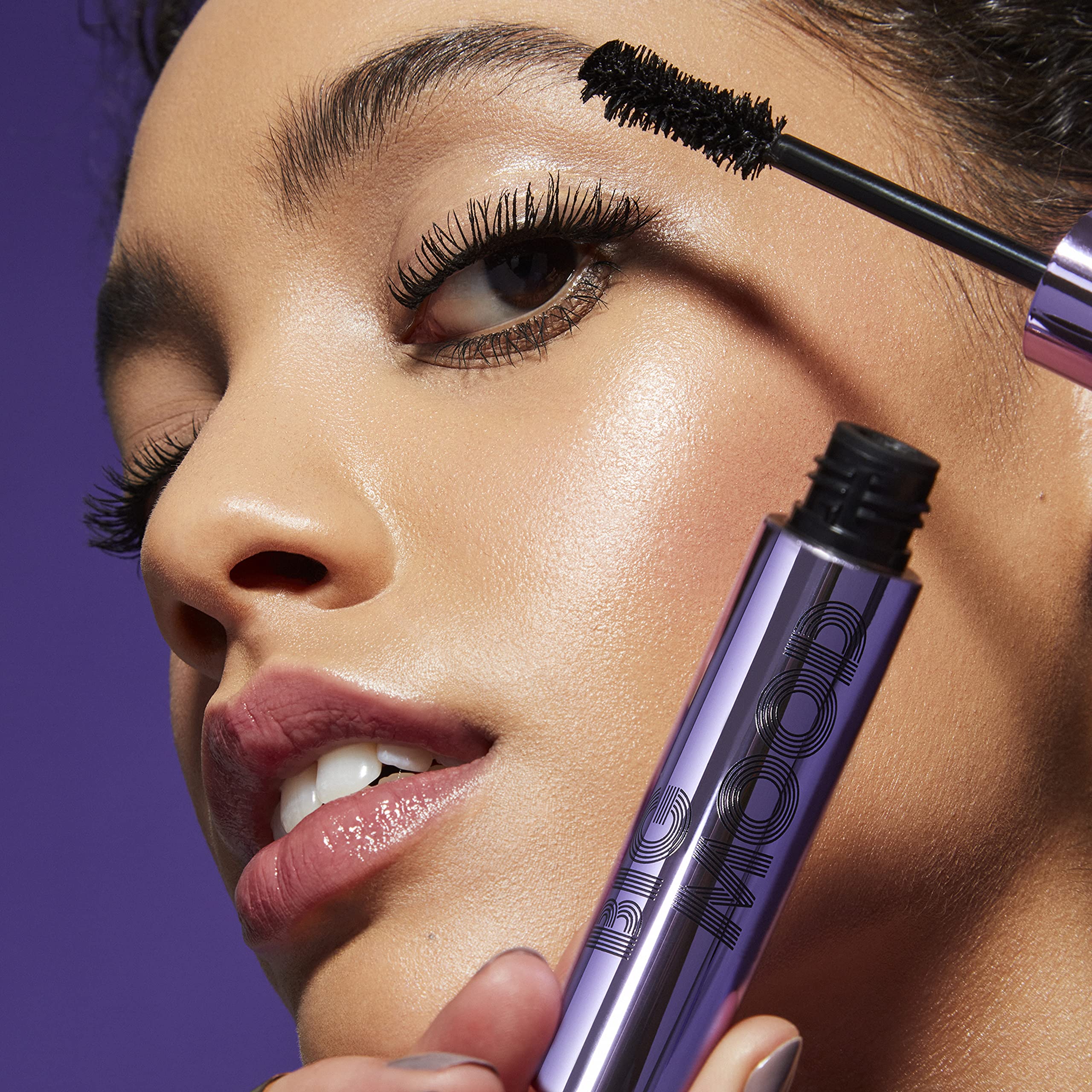 e.l.f. Big Mood Mascara maintient le curl des cils toute la journée.