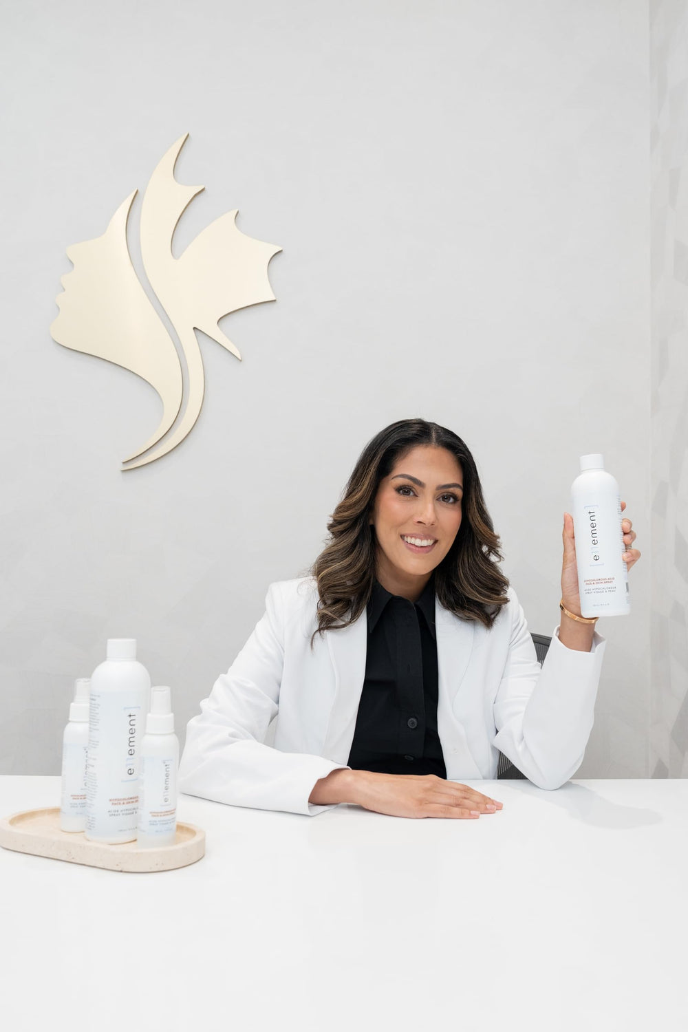 e11ement hypochloreux formule propre : eau et sel simples.