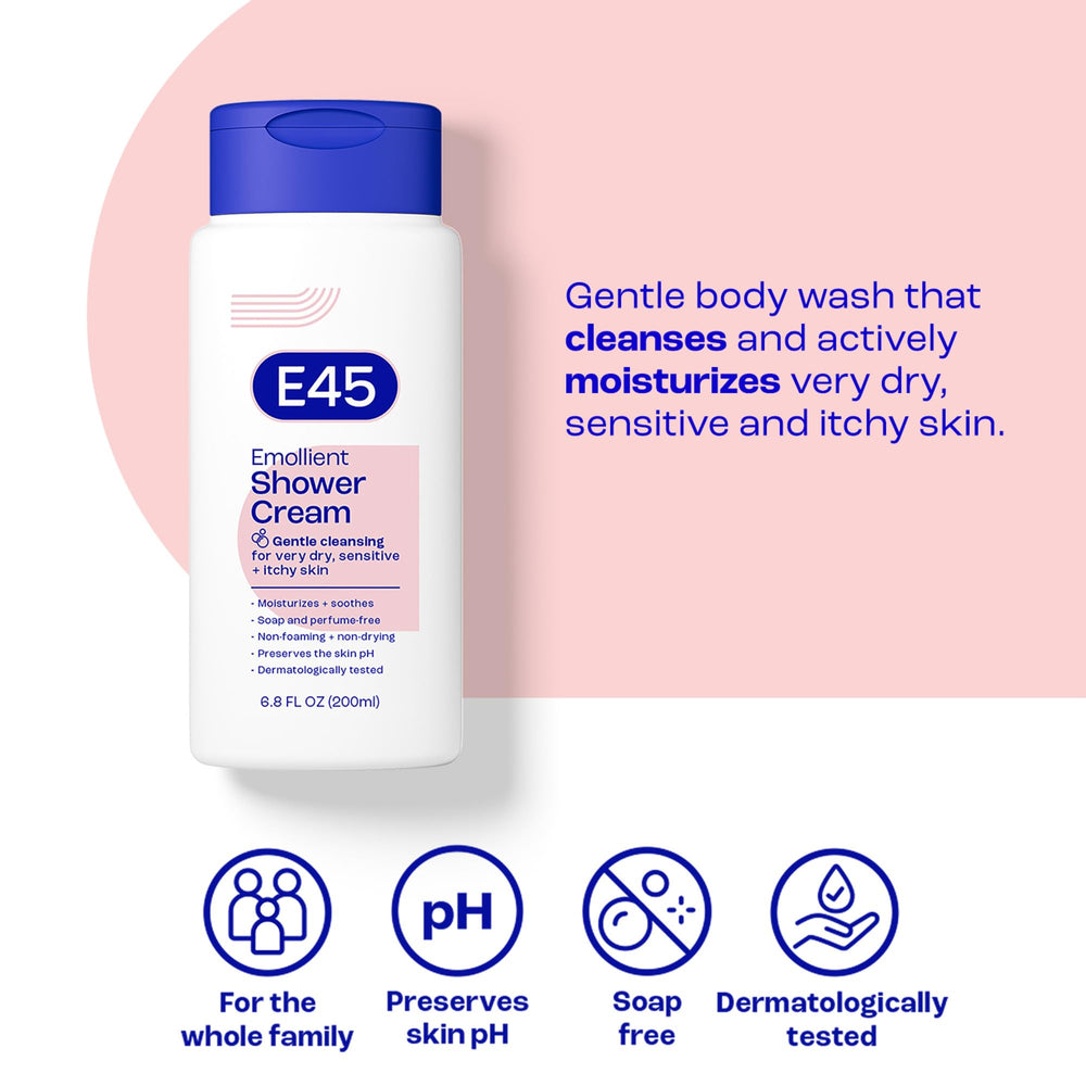 Texture crème émolliente E45 prête à être appliquée en douche.
