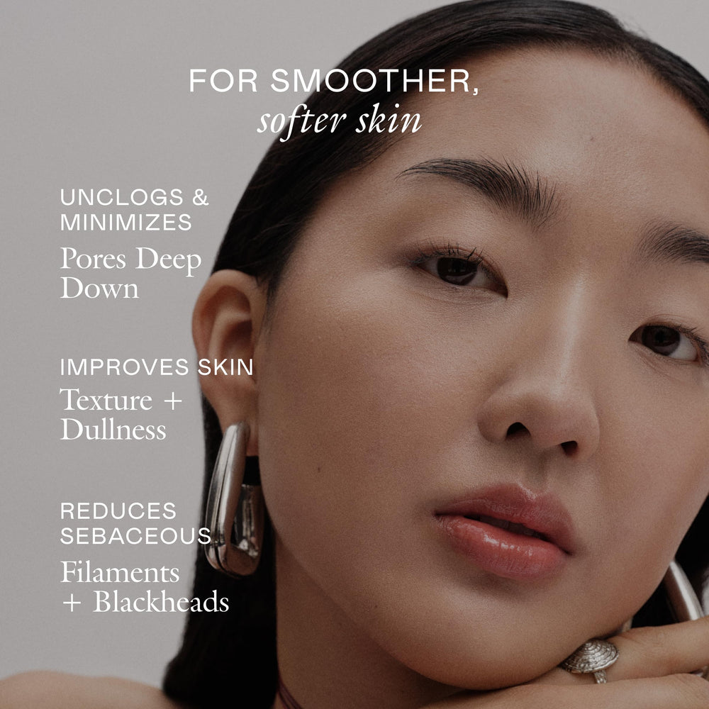 Application quotidienne du tonique EADEM sur le visage.