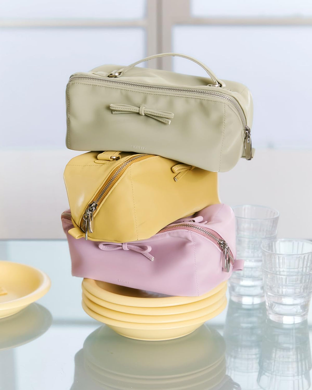 Eachy trousse-maquillage-voyage-quotidien: idéale pour déplacements et usage quotidien.
