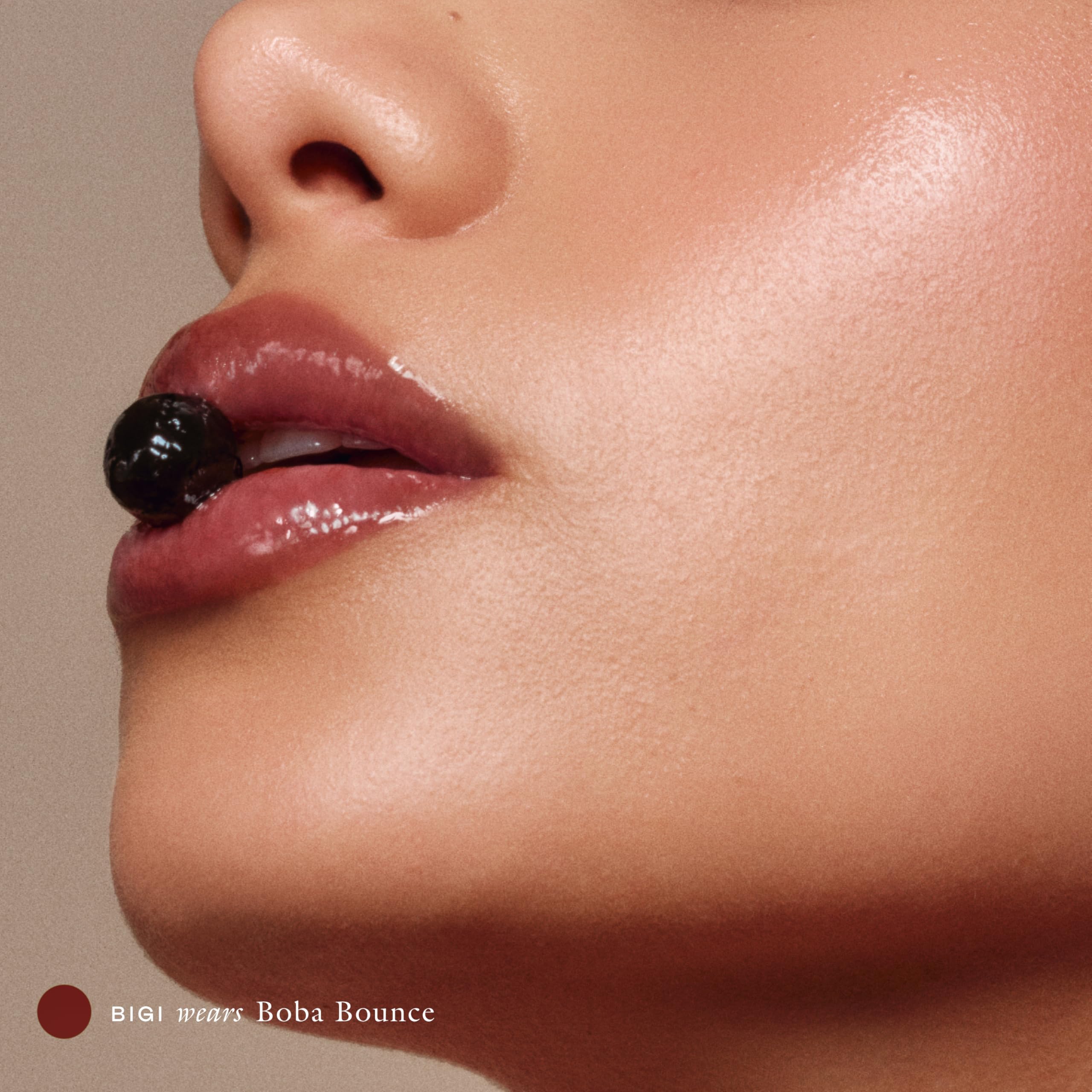 EADEM Le Chouchou texture exfoliante douce sur levres.
