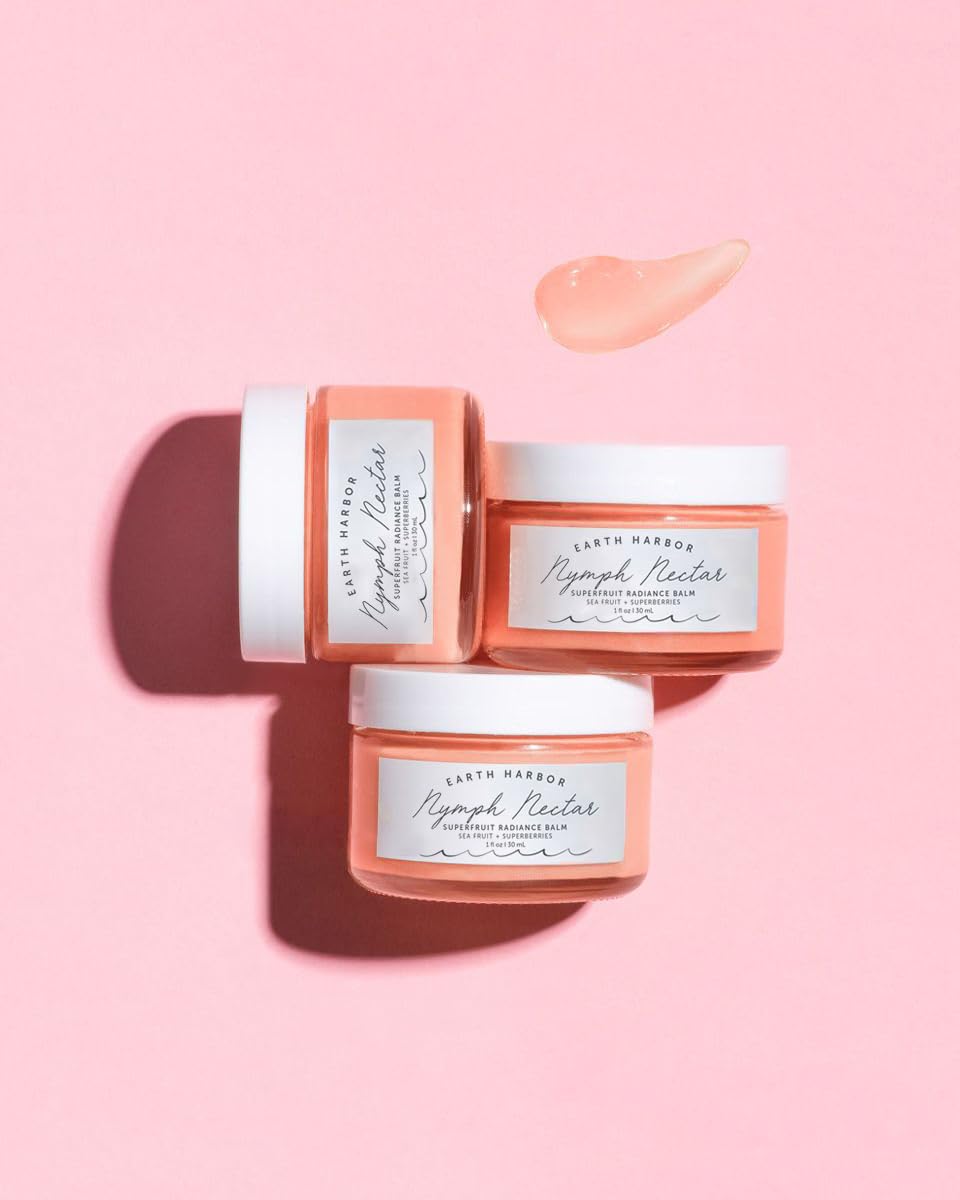 Application nocturne du NYMPH NECTAR Balm pour peau repulpée au matin.