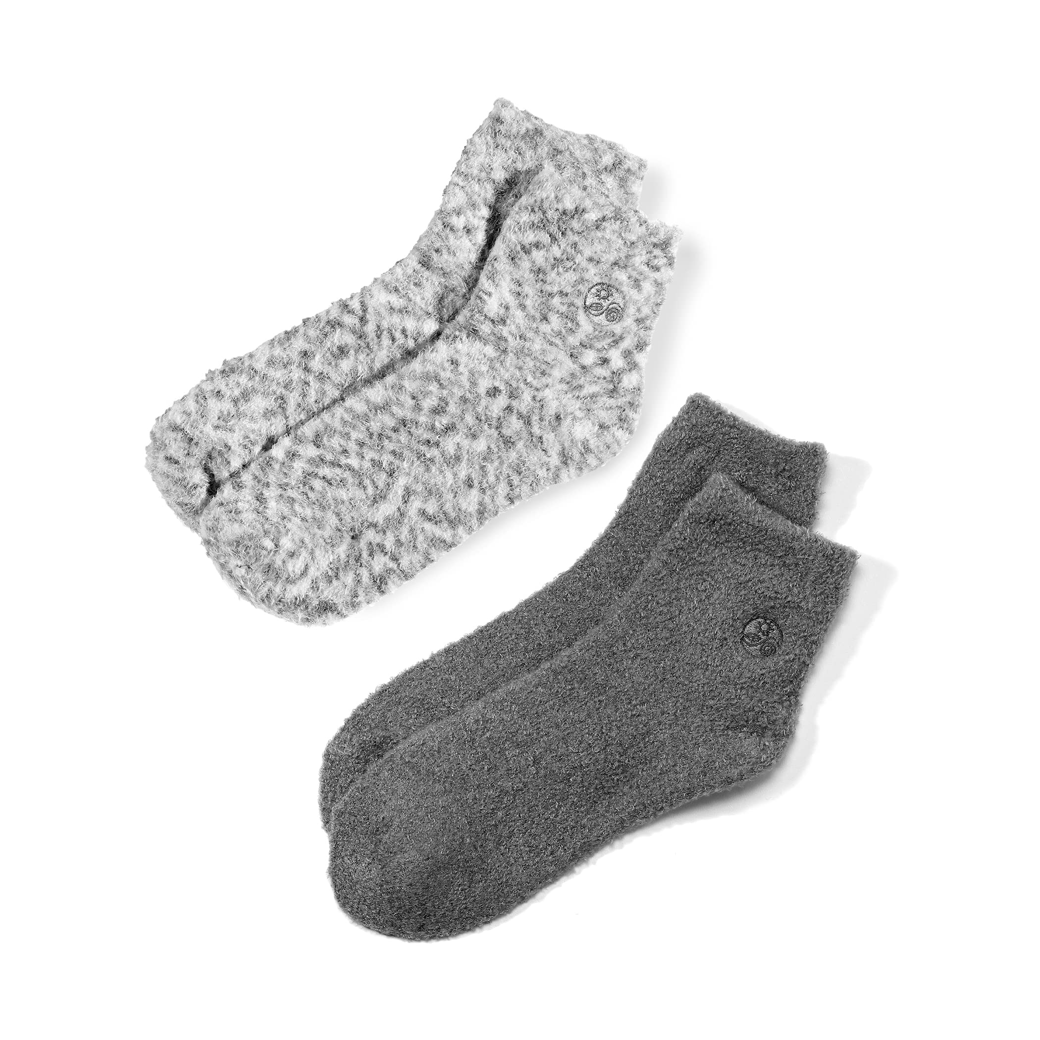 Earth Therapeutics Aloe Socks infusées Aloe Vera et vitamine E pour hydrater les pieds.