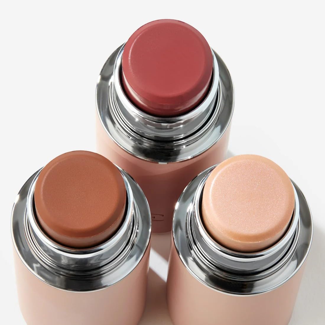 EarthsCure Glow Trio portabilité-compact : look complet en moins de deux minutes.